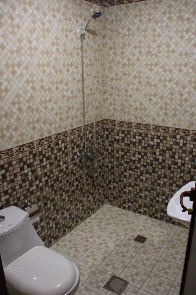 Double or Twin Room - Photo 8