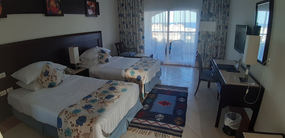Superior Room, Sea View - Photo 1