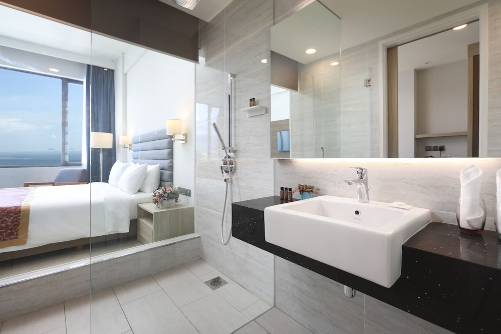 Deluxe Room - Photo 6