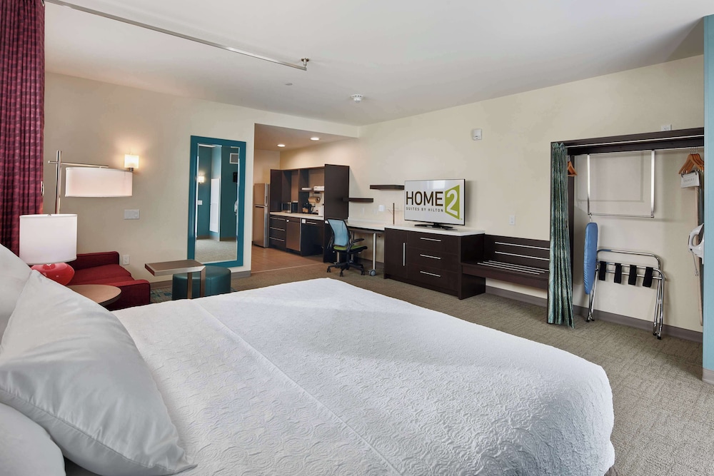 Studio Suite, 1 King Bed, Corner - Photo 11