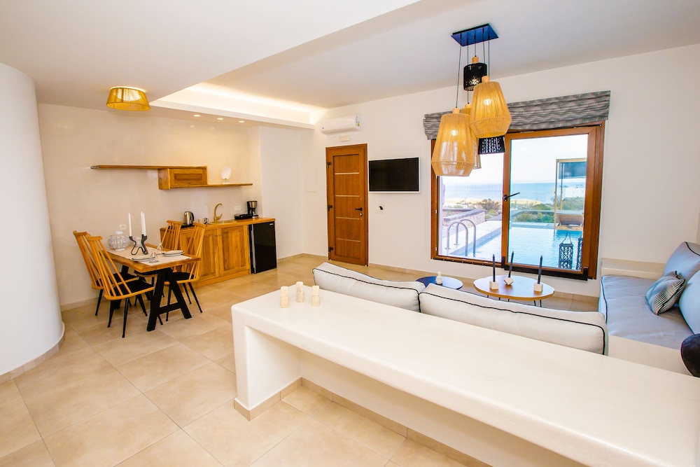 Grand Suite, Sea View (Indoor jetted tub/private jetted pool) - Photo 4