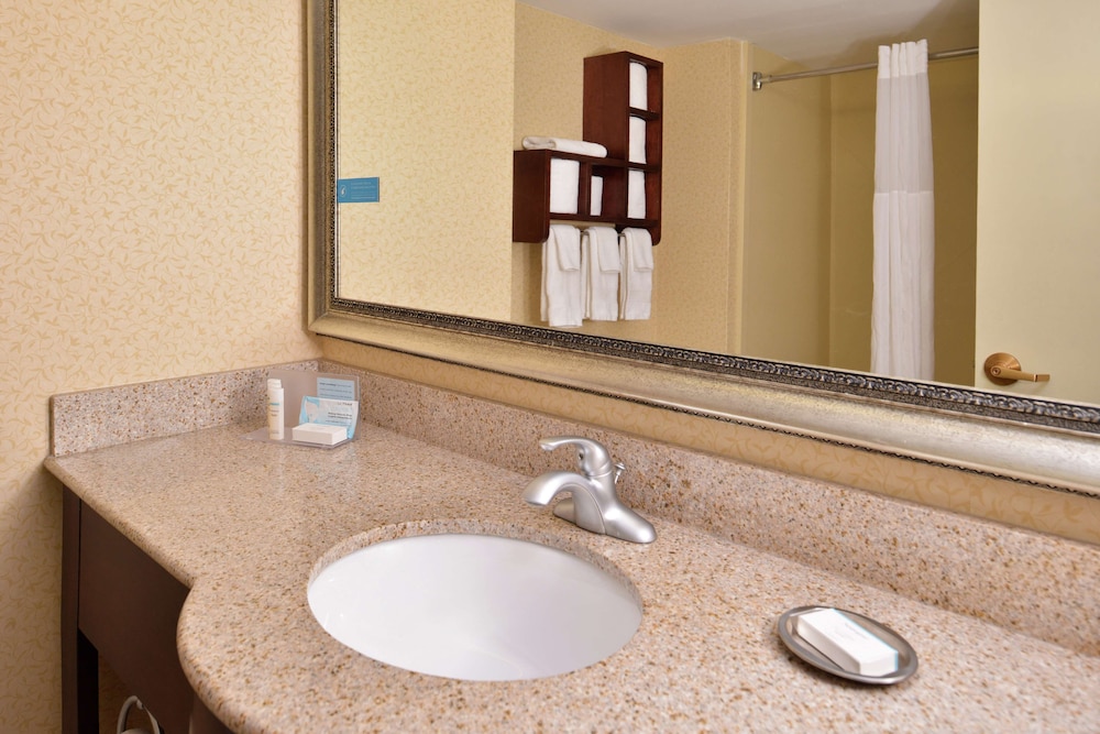 Room, 2 Queen Beds, Accessible (Hearing) - Photo 6