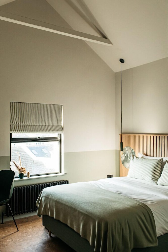 Classic Double Room, City View - Photo 3