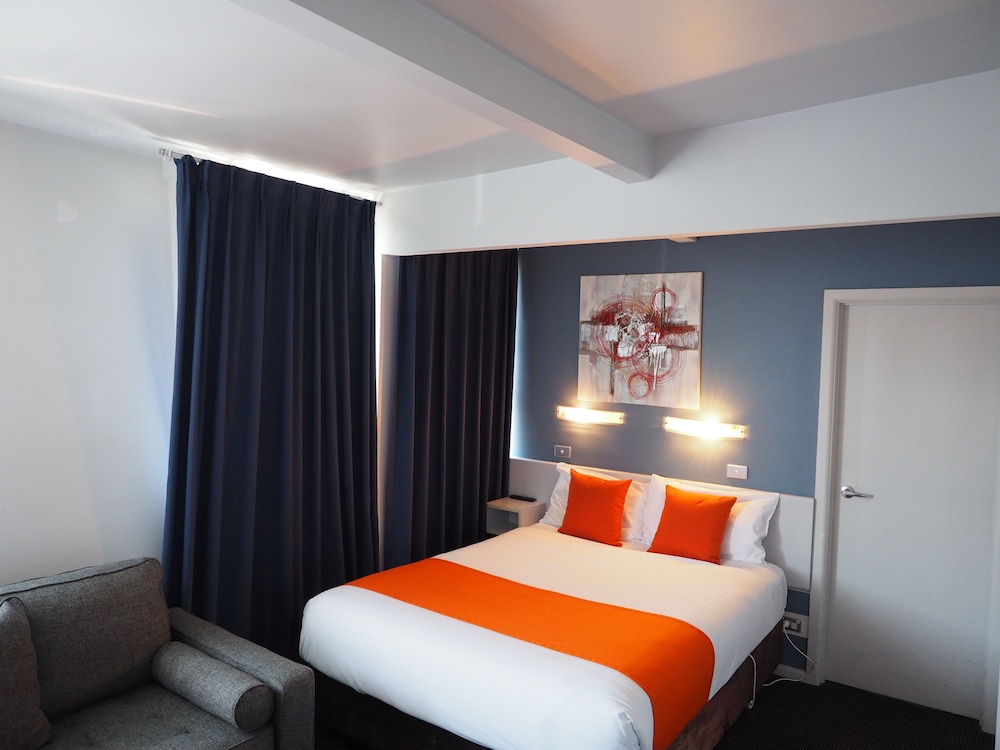 Two Bedroom Studio (View)