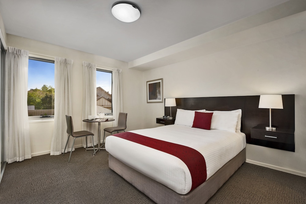 Three Bedroom Apartment thumbnail 5