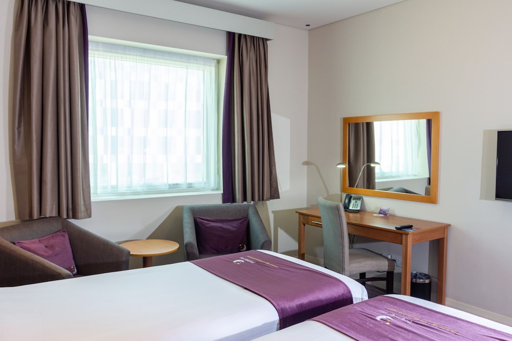 Twin Room, Non Smoking (FREE Aprt Shuttle|Yas Island drop off) photo 2