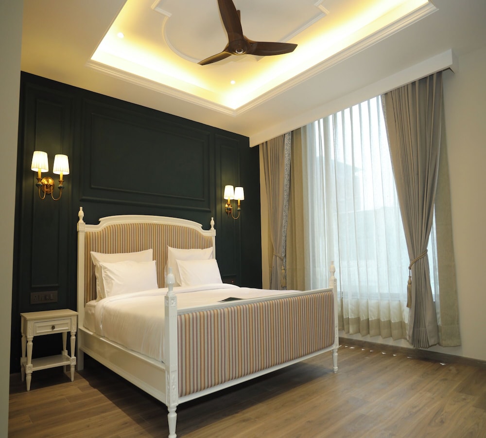 Royal Room