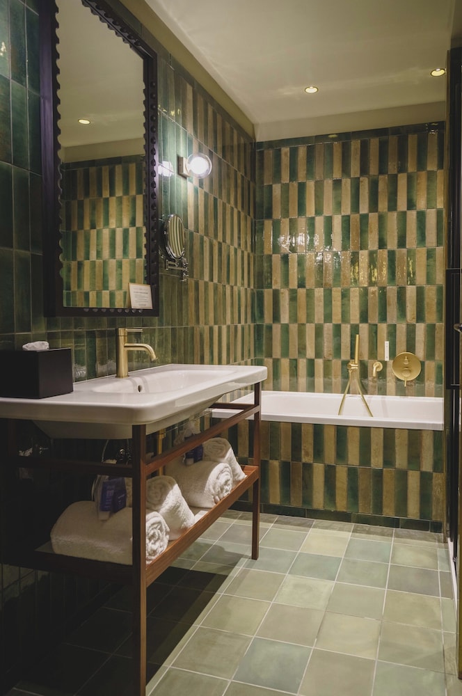 Junior Double or Twin Room, 1 Bedroom photo 3
