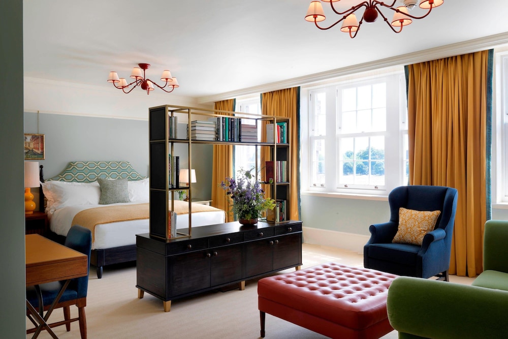Suite, 1 King Bed, Park View - Photo 1