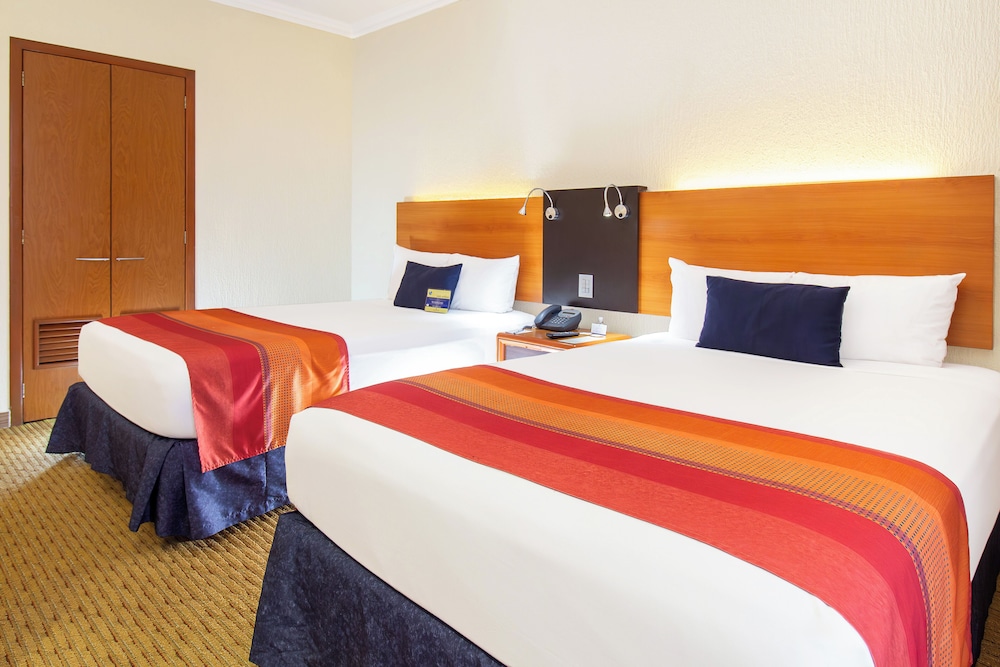 Executive Room, 1 Bedroom, Accessible - Photo 2