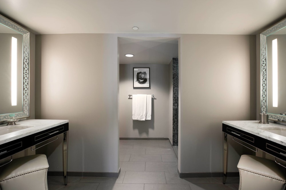 Executive Room, 2 Queen Beds - Photo 2