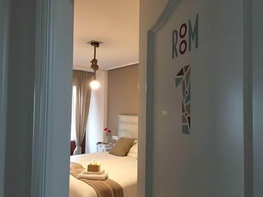 Single Room photo 3