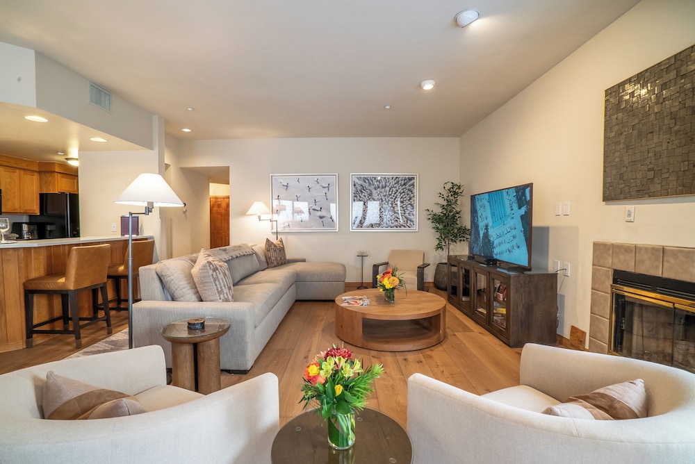 Deluxe Room, Multiple Beds (Kayenta 11)