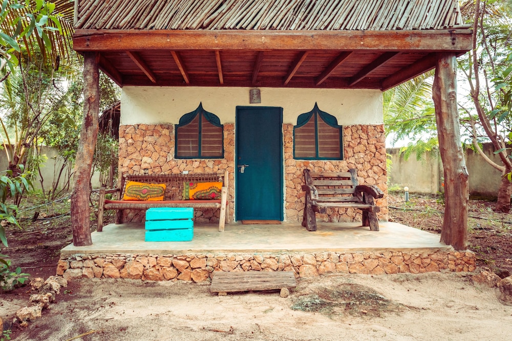 Family Bungalow - Photo 2