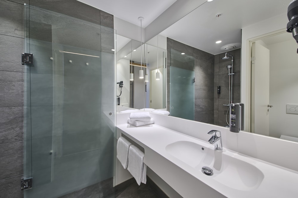 Twin Room, Accessible photo 3