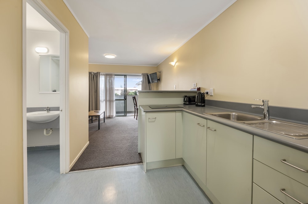 1 Bedroom Upstairs photo 3