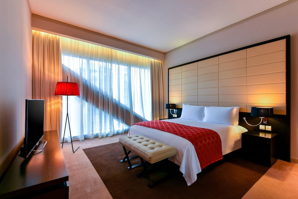 Suite, 2 Bedrooms, City View - Photo 3