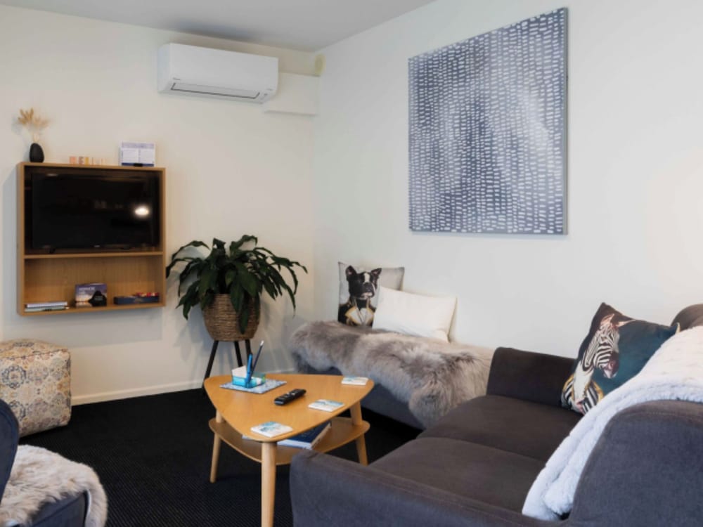 1 Bedroom Apartment - Photo 6