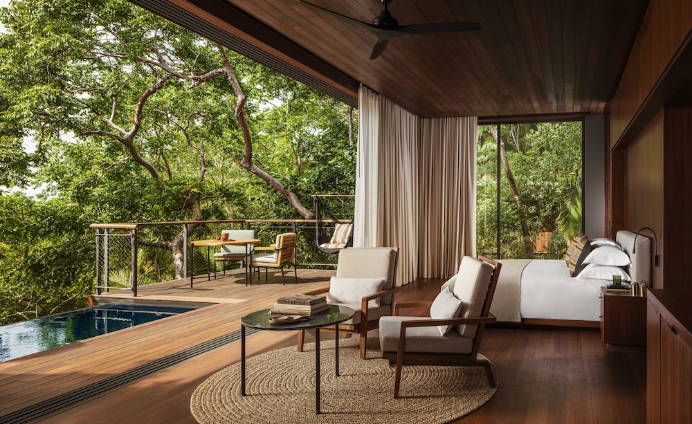 Tree House - Photo 1