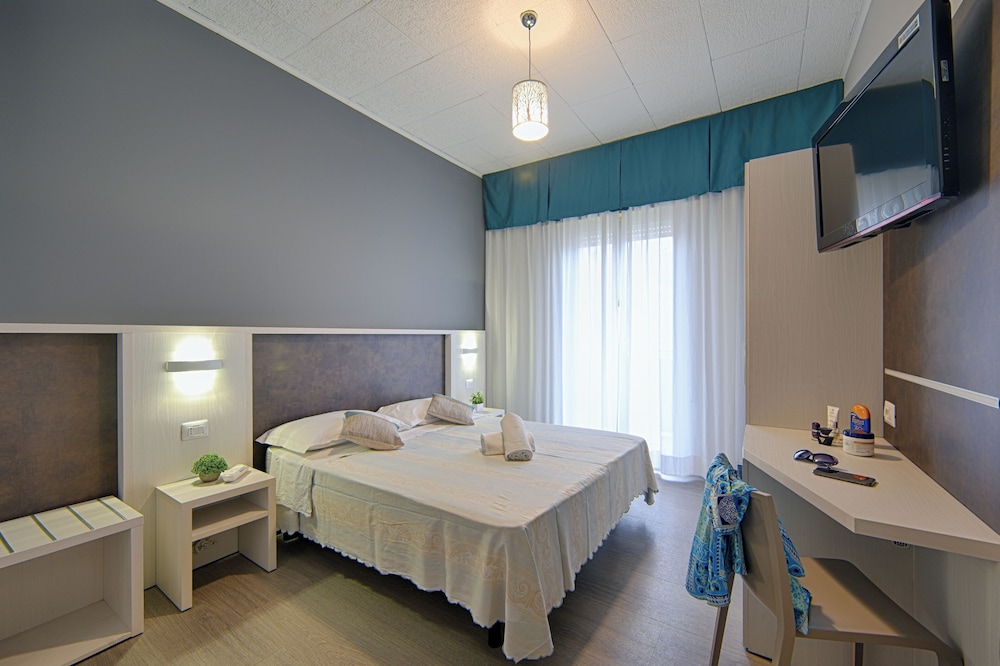Deluxe Double Room, City View
