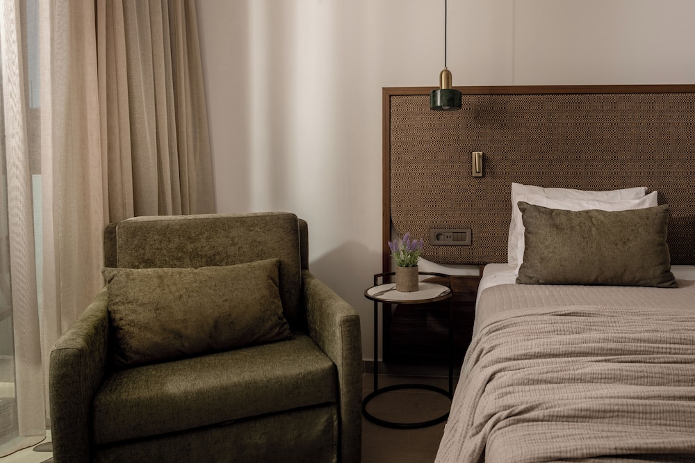 Superior Double or Twin Room - Photo 8