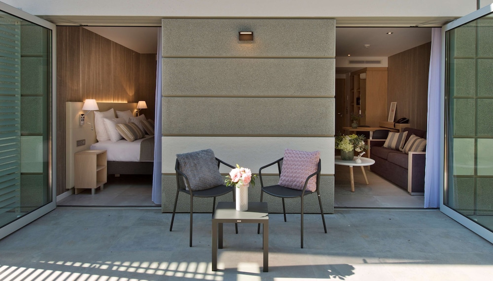 Junior Suite, Multiple Beds, Terrace - Photo 2