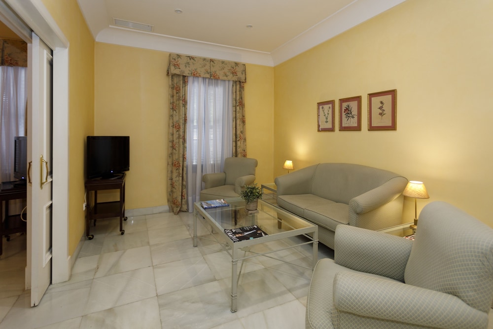 Junior Suite (3 Adults) - Photo 4