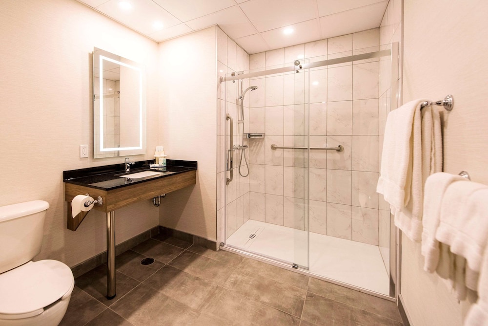 Suite, Multiple Beds, Accessible, Non Smoking - Photo 4