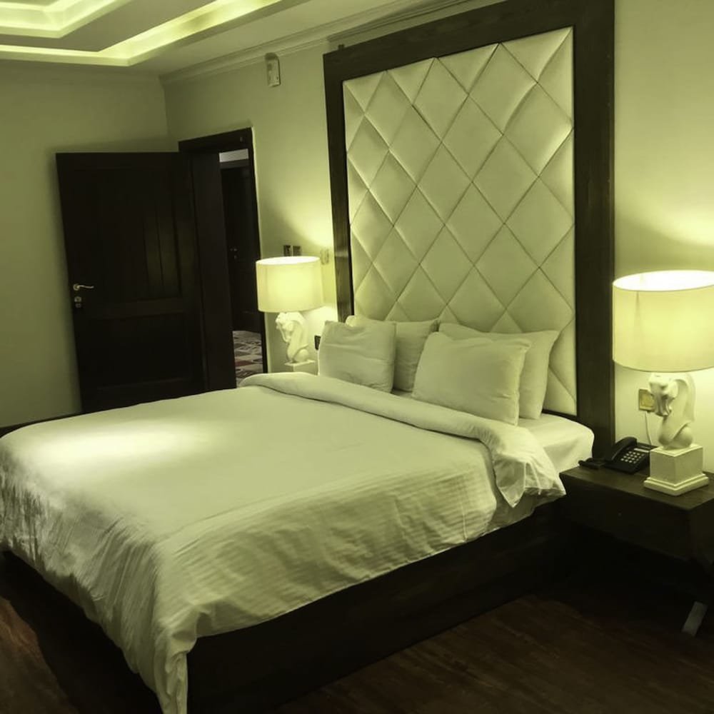 Executive Room photo 2