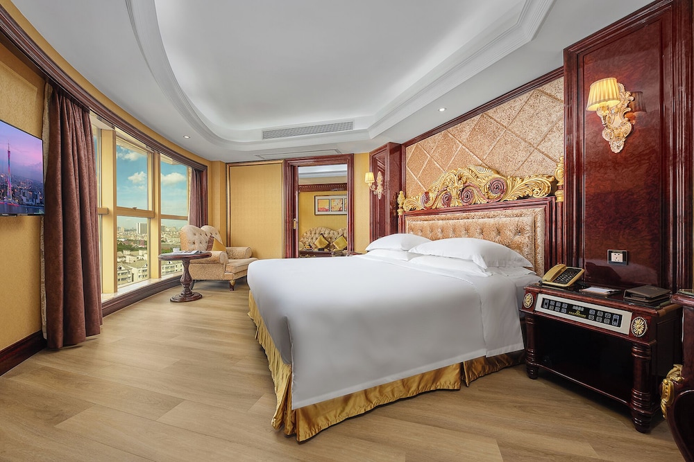 Business Suite photo 2