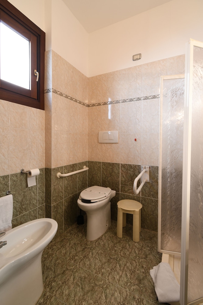 Basic Double Room - Photo 7