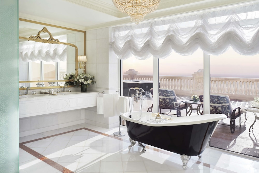Signature Suite Palm, Balcony, Club Lounge Access