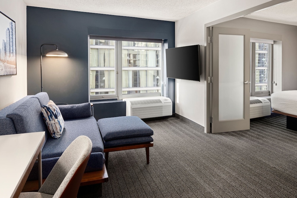 Suite, 1 Bedroom thumbnail 6