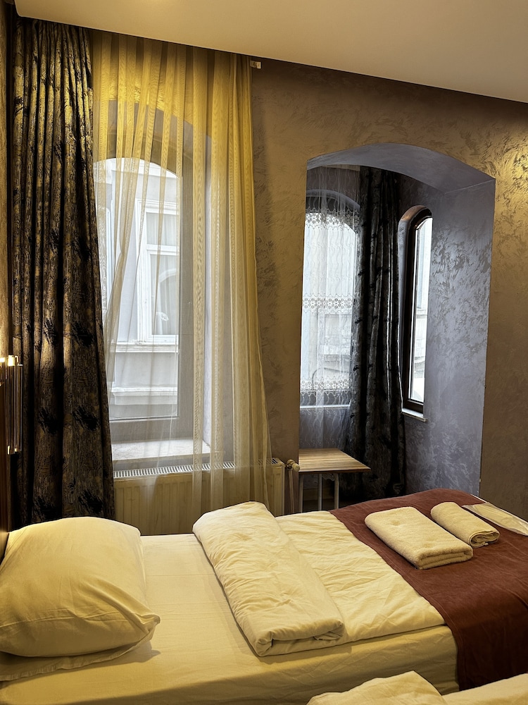 Luxury Twin Room, City View photo 3