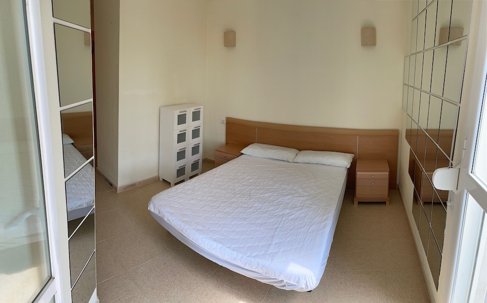 Apartment, 2 Bedrooms, Accessible, Smoking photo 3