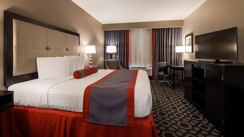 Standard Room, 1 King Bed, Accessible, Bathtub (Bathtub) photo 1