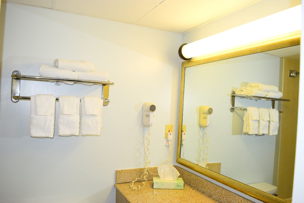 Standard Room, 2 Queen Beds, Non Smoking photo 3