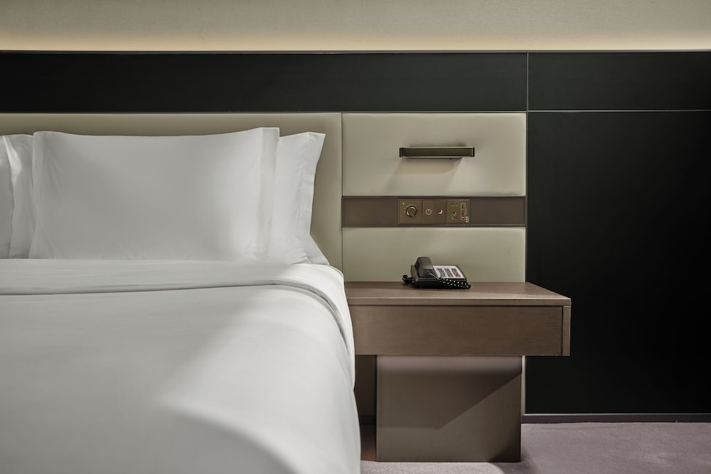Standard Room, 1 King Bed (High Floor)