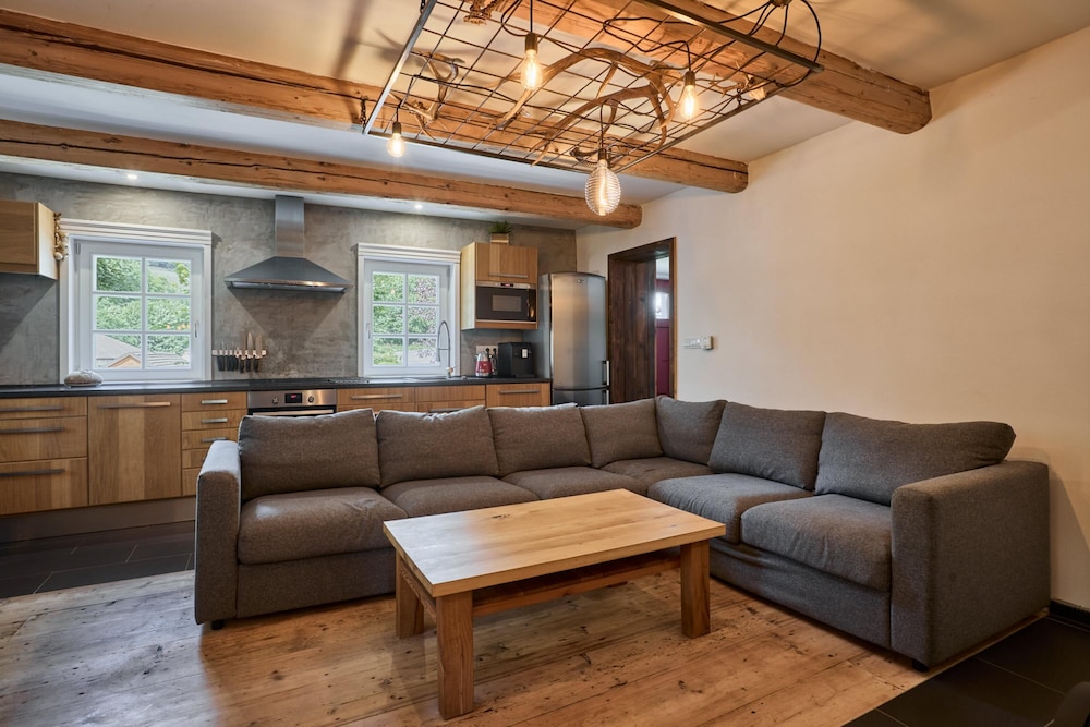 Villa photo 2