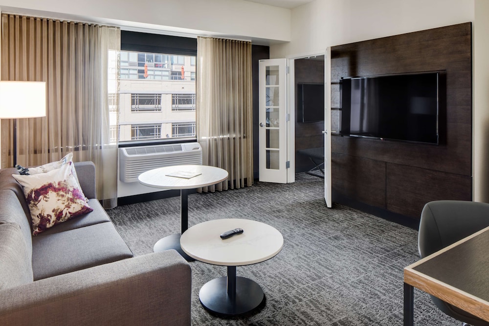 Premier Suite, 2 Double Beds - Photo 3