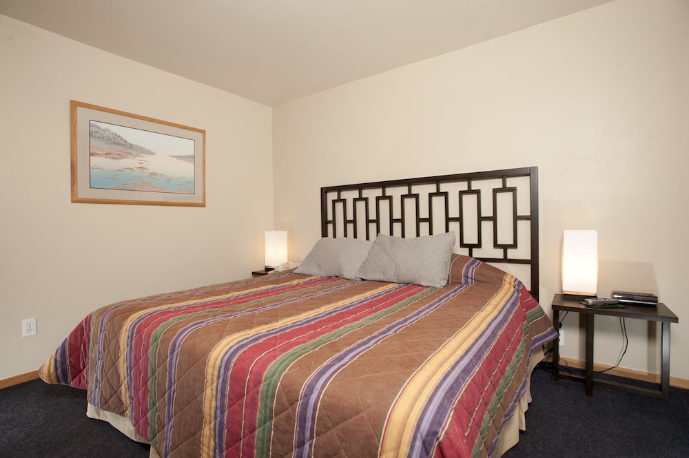 Room, 1 Bedroom (River Bank, 1 Bath)