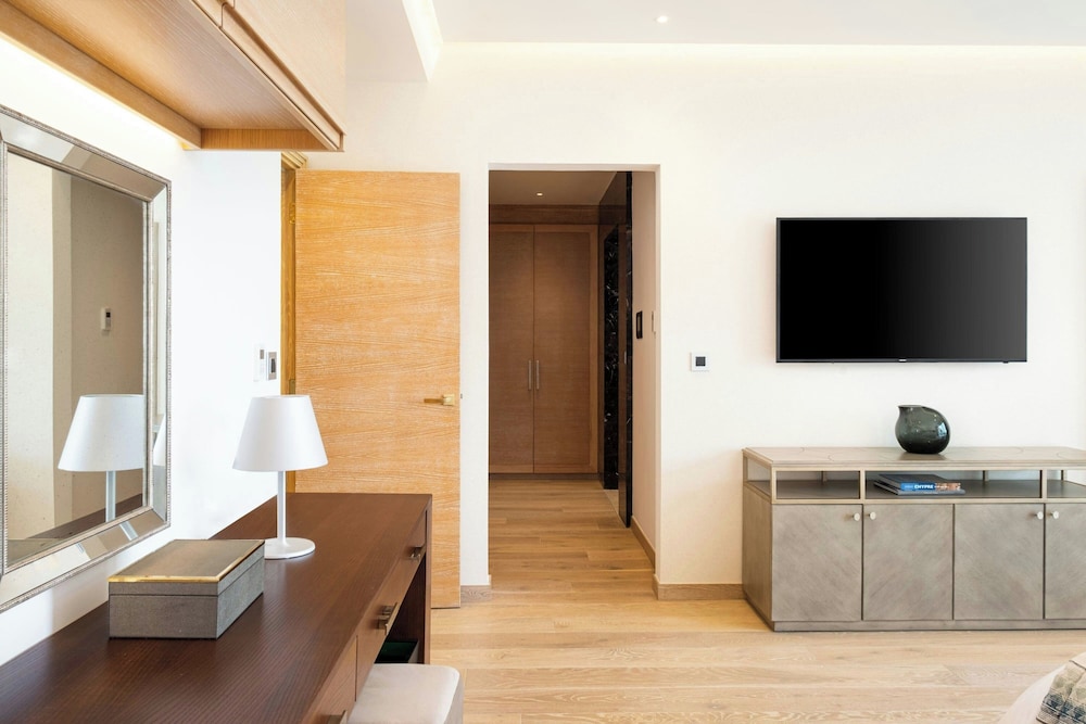 Villa, 2 Bedrooms, Balcony - Photo 1