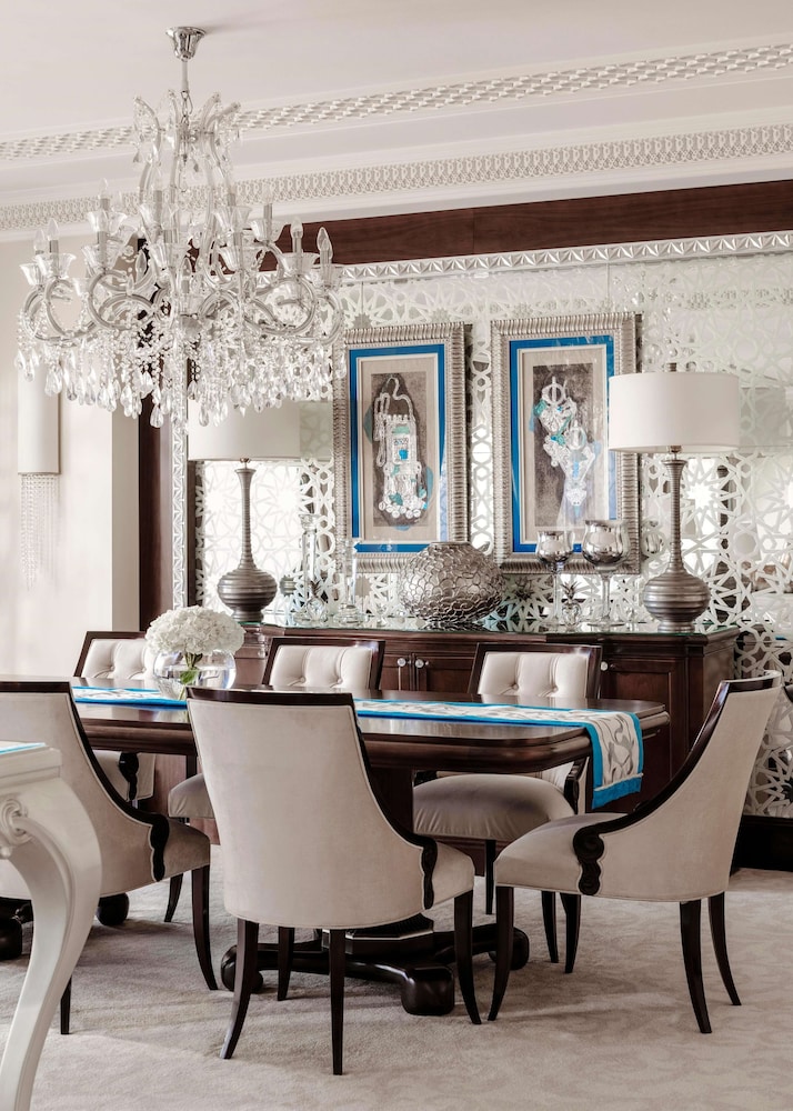 Palace Royal Suite - includes Host Service, Afternoon Tea, Evening Drinks, DRIFT Beach Club Access photo 2