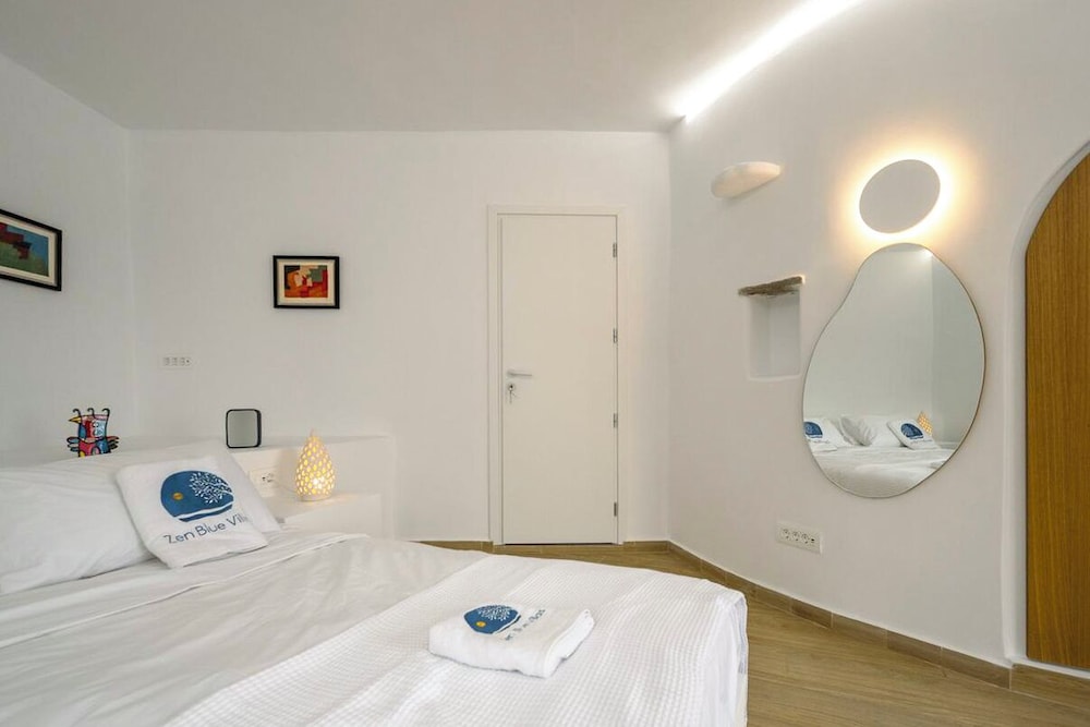 Deluxe Suite, 1 Bedroom, Terrace, Sea View (Pink Suite)