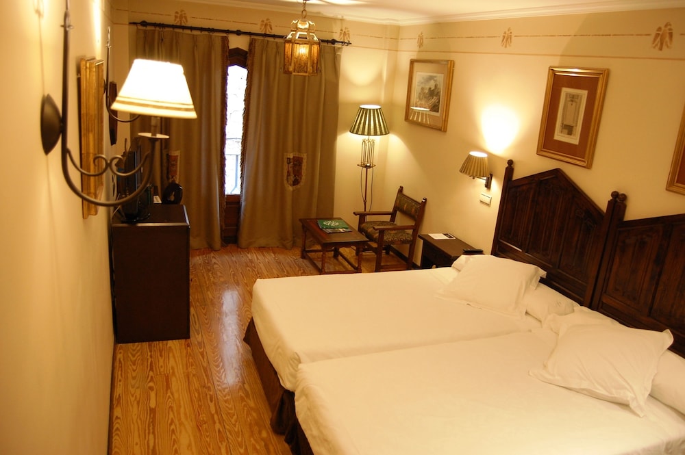 Standard Twin Room photo 2