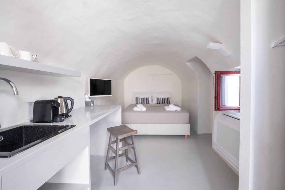 Deluxe Studio, 1 Queen Bed