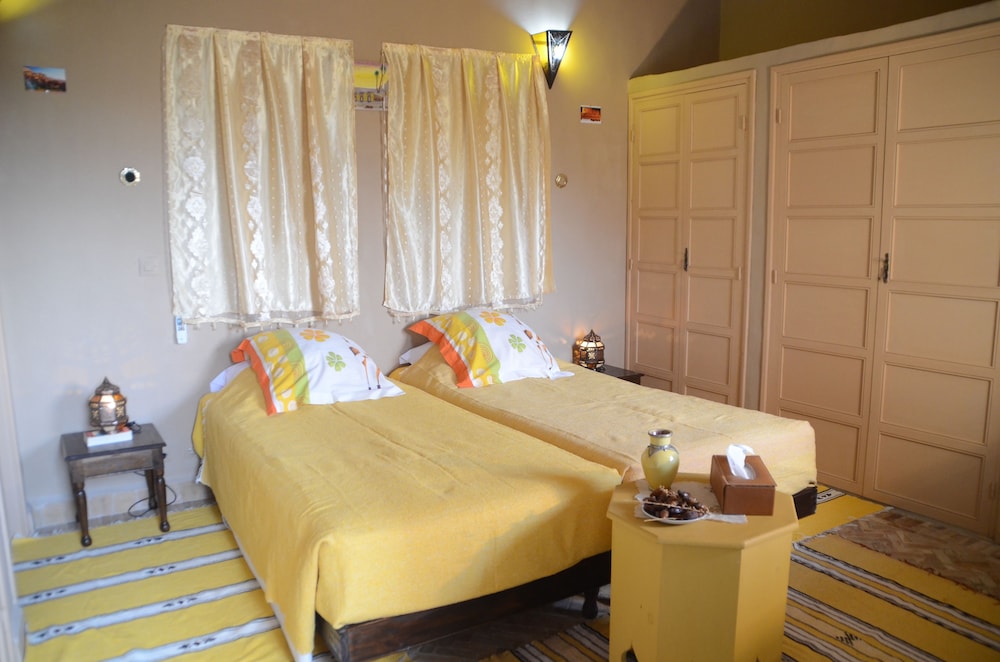 Comfort Twin Room, 2 Twin Beds, Private Bathroom, Pool View photo 1