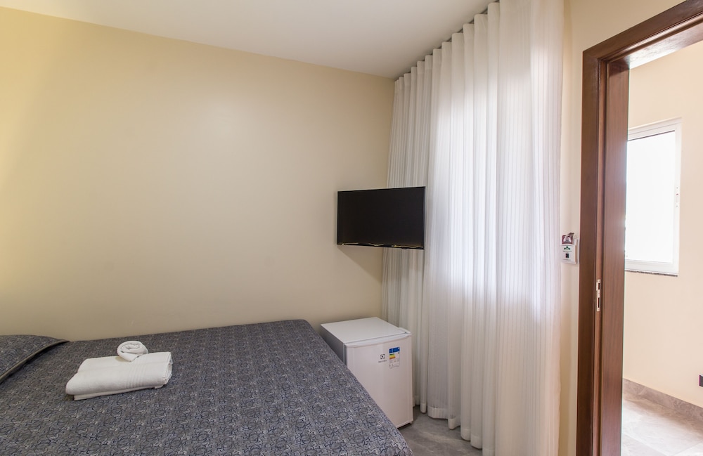 Standard Twin Room, 1 Double Bed, Non Smoking photo 3