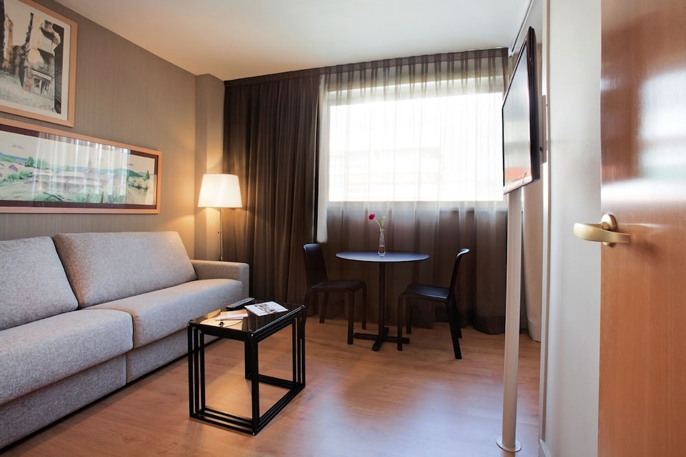 Premium Room, Kitchenette photo 3