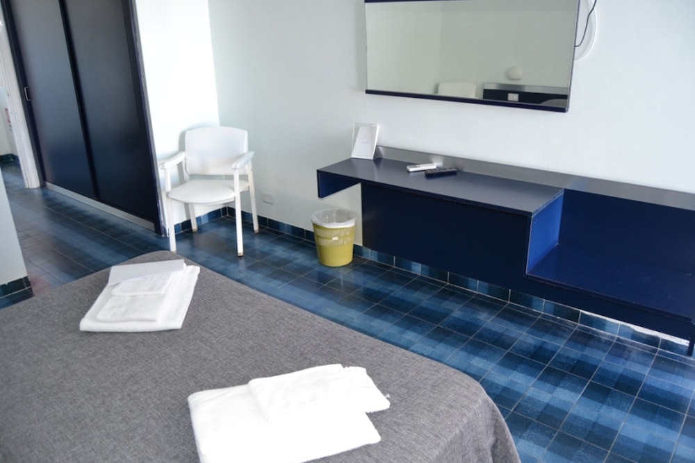 Standard Room photo 2